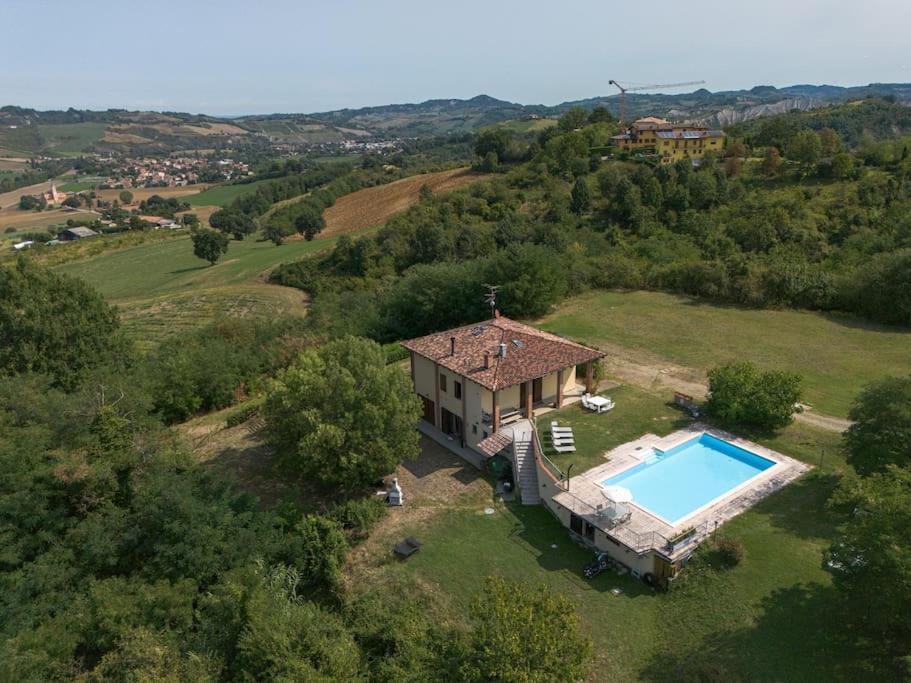 Casolara: Ospitalita Su Misura Daire Castello di Serravalle Dış mekan fotoğraf